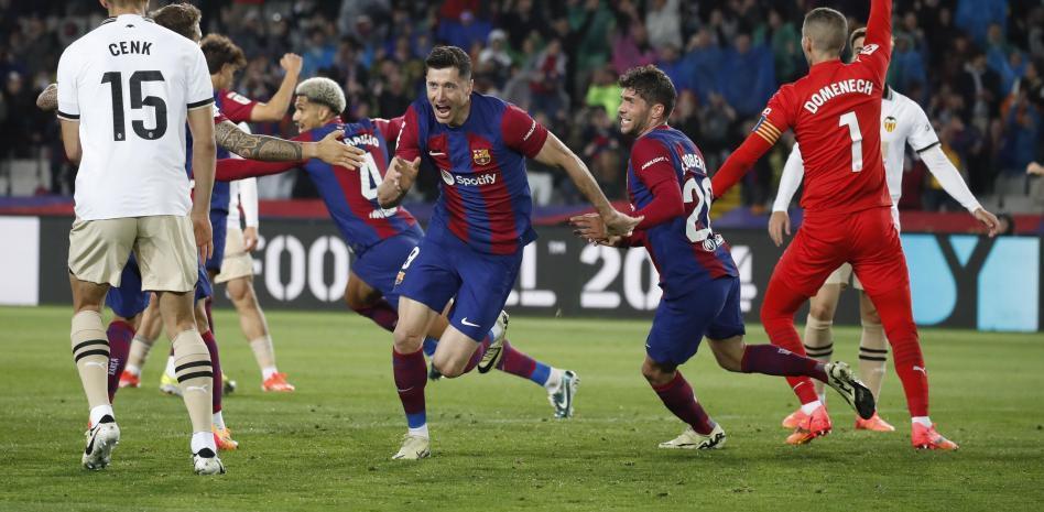 关于莱万多夫斯基连续二十场比赛得分超过连败，切尔西挑战极限！的信息