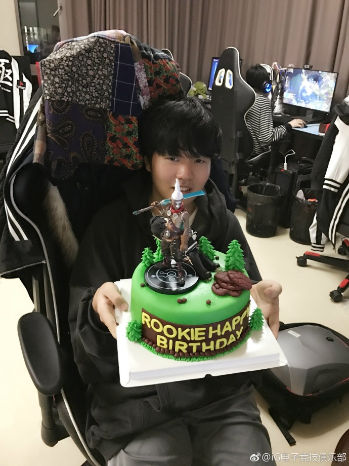 关于Rookie巅峰对决，Scout与70激战快船分钟，势不可挡胜负难料！的信息